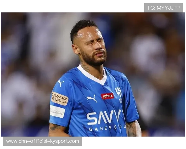 内马尔连续脚下操作晃开空间再分球，巴西前场创造力十足