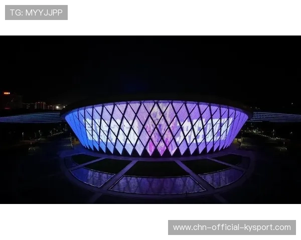 体育场灯光秀成为城市地标，夜景经济价值被发掘